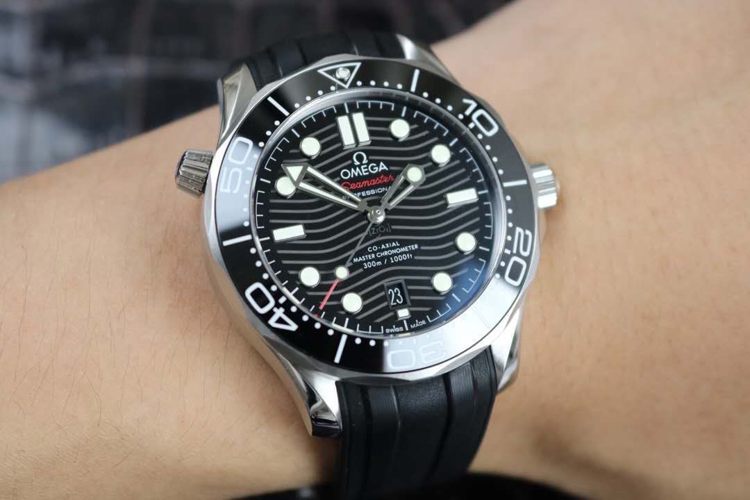 飞行员 欧米茄、万国和劳力士男士入门级手表,选这三款才不会后悔