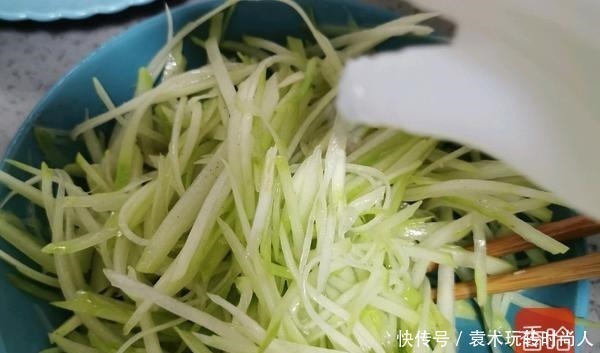 它既是水果又是蔬菜,含钙量是黄瓜的3倍,补钙又提高智力别错过