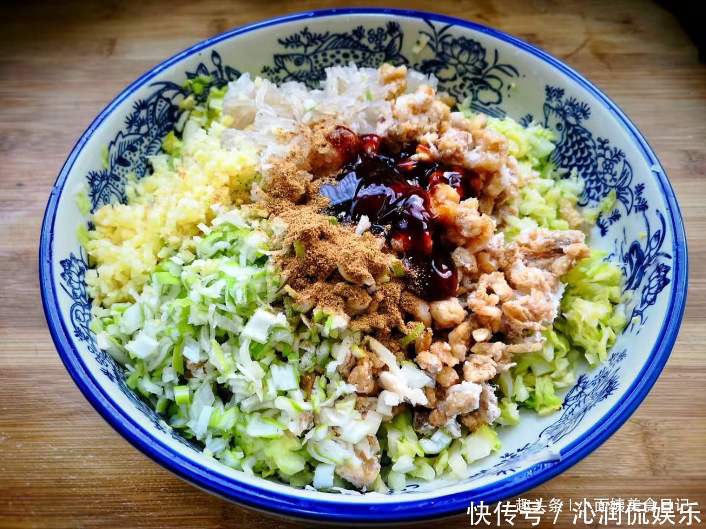 猪油|冬季，我家最爱这馅饼，又薄又软，一口气吃了四个还觉得不过瘾！