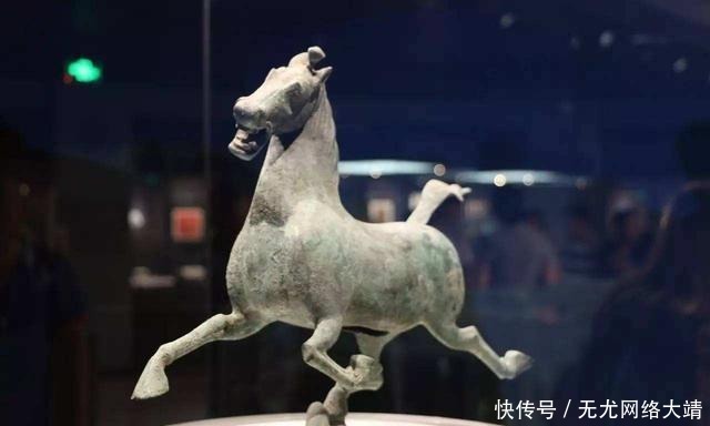 叫法|“马踏飞燕”是错误的叫法?史学家发现新秘密,马脚下踩的是神兽