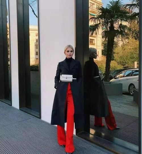 ?女人到了中年，这才是你该有的穿搭：大衣+阔腿裤，时髦又减龄