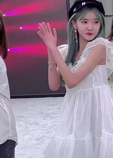 殷世航报名参加《青你》，套路璐报名《创造营》？俩人欲染娱乐圈