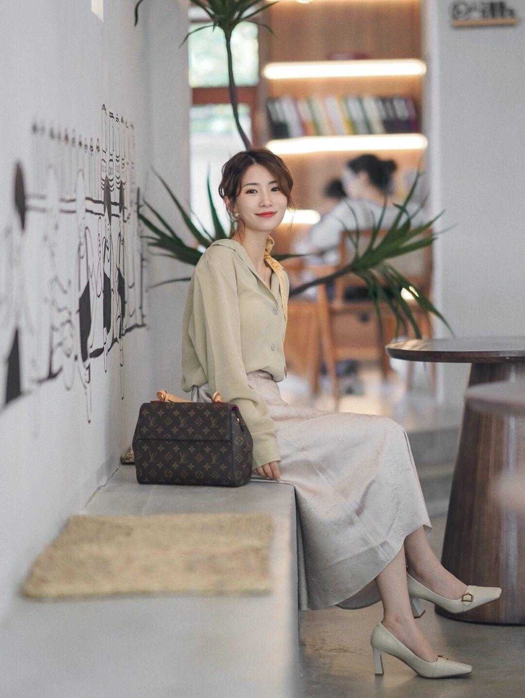 高跟鞋|初秋这样穿“裙子”优雅大方又显气质,显高显瘦还百搭,值得借鉴