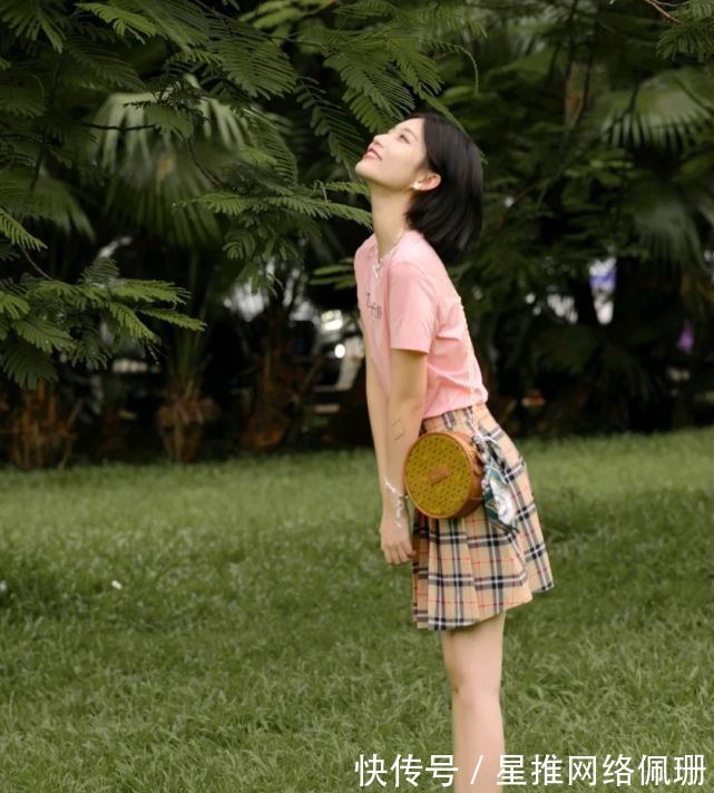 魅力|秋季穿搭可以做减法,穿搭风格简简单单就好,精致又有魅力