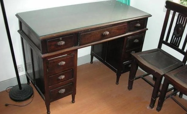 桌面|八九十年代的家里,桌子上为什么喜欢放一块大玻璃?