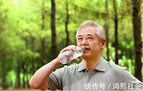 高血压患者|对付高血压，喝好早晚两杯水，血压自己往下“跳”