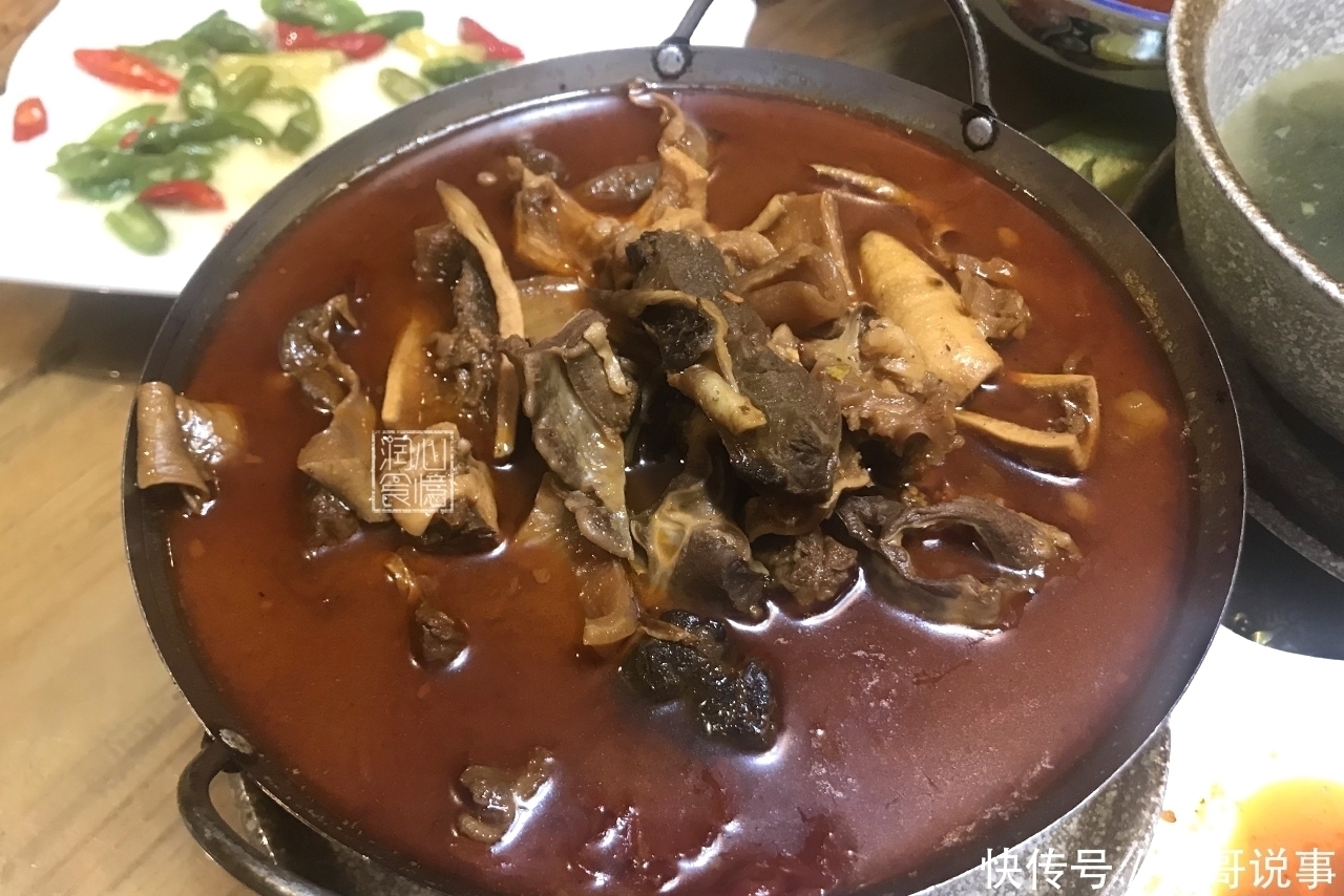 姐夫请客吃饭,9个人吃12道菜,花了628元,菜上了一半就不想吃了