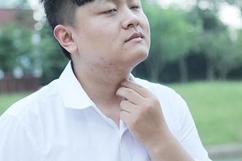 甲状腺结节不严重,不用护理?专家辟谣:遇到3种情况需定期复查