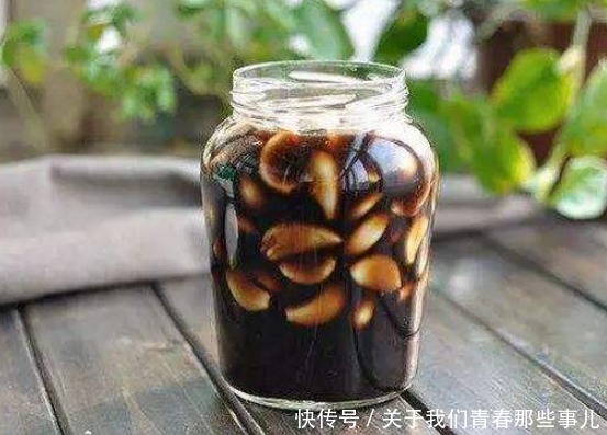 腌腊|腌腊八蒜,学会2挑选1技巧,7天就变绿,酸香脆爽,一次就成功