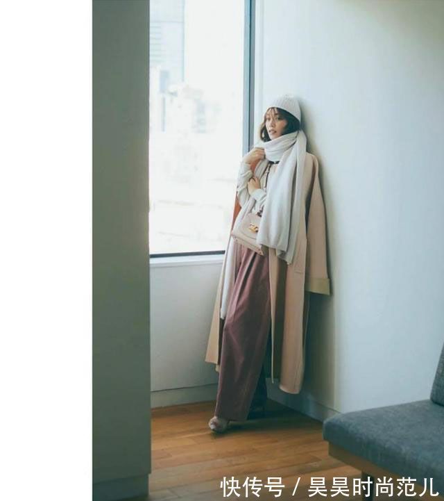 画家帽 冬日温柔风穿搭,还得是大衣+围巾更合适,保暖时尚又不挑年龄