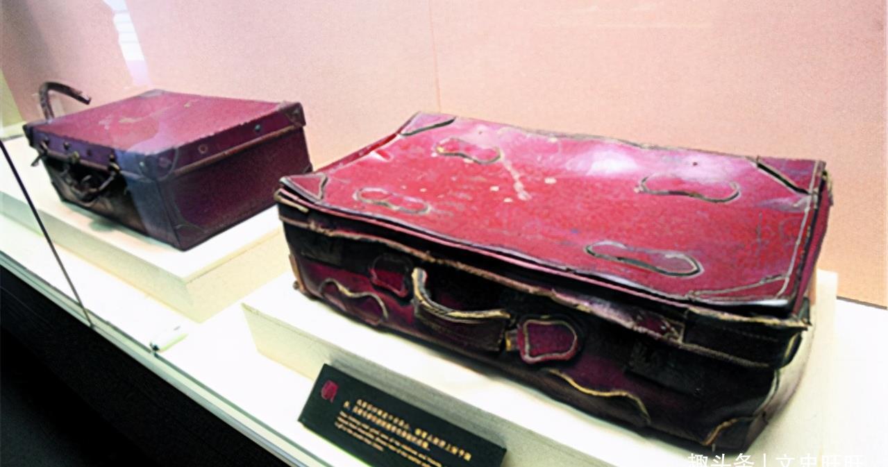  补丁|伟人的睡衣：穿了二十年，打了73个补丁