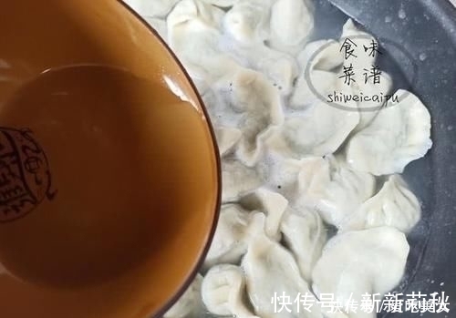 饭店的韭菜饺子为啥好吃？大厨教你3招，韭菜不出汤，营养不油腻