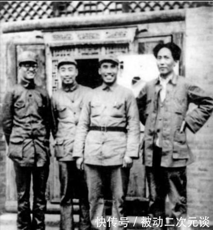 张国焘|张国焘背叛共产党,他的下属曾用手枪对准主席和周恩来