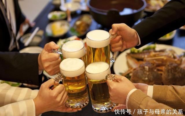 常吃一些|甘油三酯过高怎么降?内科医生给了2个妙招,做到1个血脂就能降