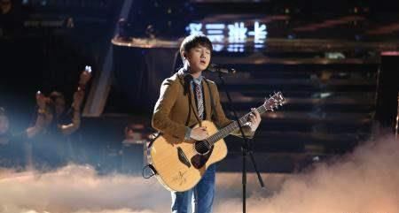 最惨的《中国好声音》冠军,以新人身份“再次”比赛,结果第一场就被淘汰