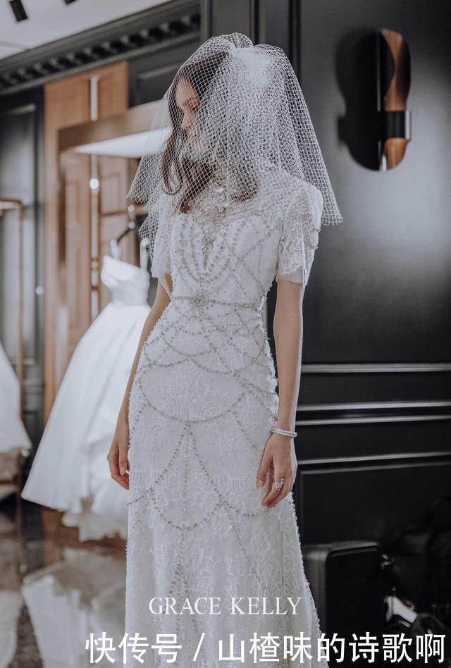 系列|GRACE KELLY全新系列婚纱奢华亮相