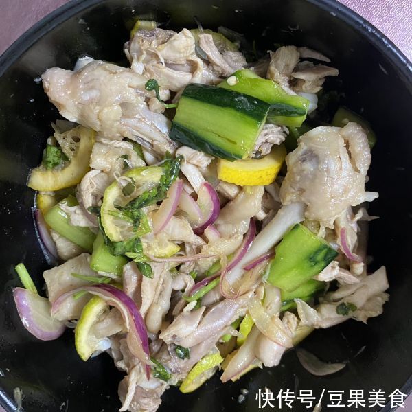 凉拌菜|吃货们决不能错过的夏日清爽?柠檬手撕鸡