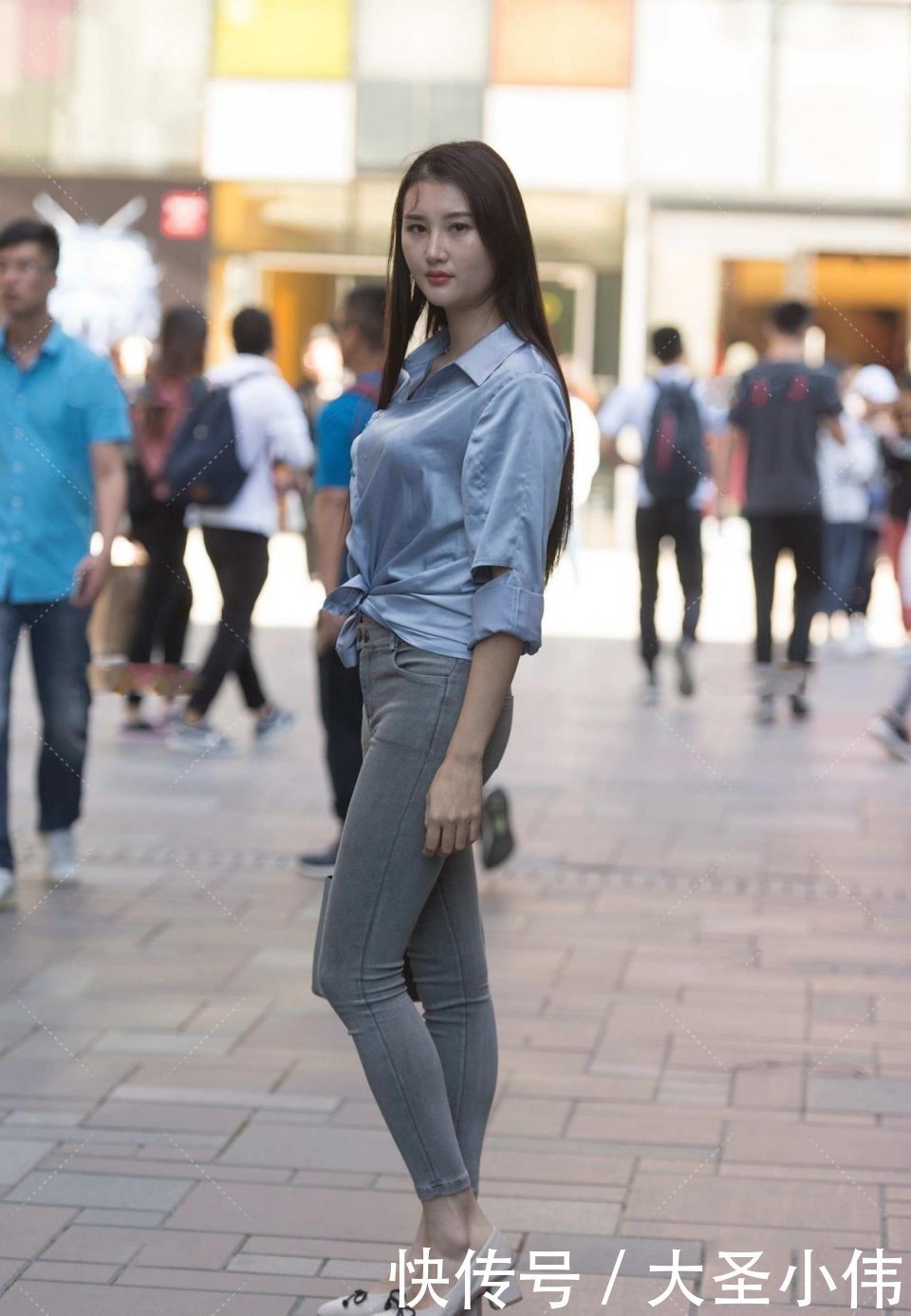 颜值|美女街拍:这才是真正的气质女神,光是看颜值,估计就会有很多人追求她吧