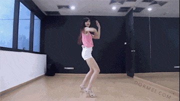 |搞笑GIF趣图:女朋友太爱玩,好想装作不认识她!