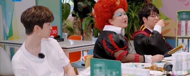  敷衍|玩游戏作弊，喝口水都作假，郑爽上节目太敷衍遭杨迪怒怼认真点！