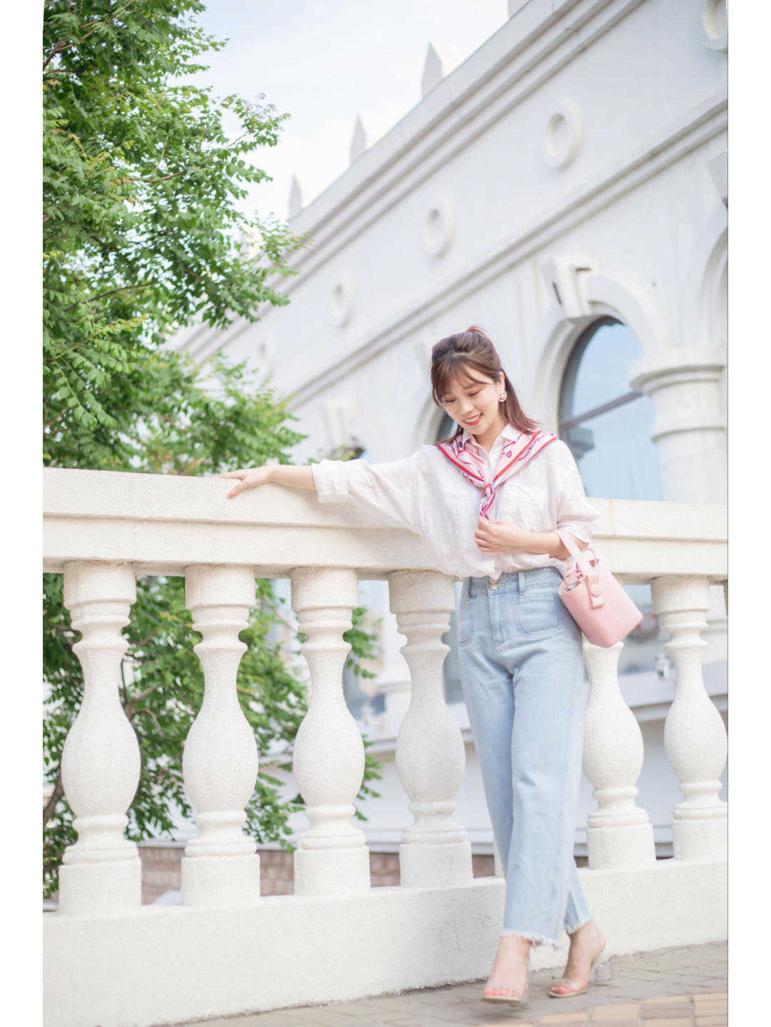 秋天|衬衫这样穿很耐看,学会这几个搭配技巧,提升气质还减龄