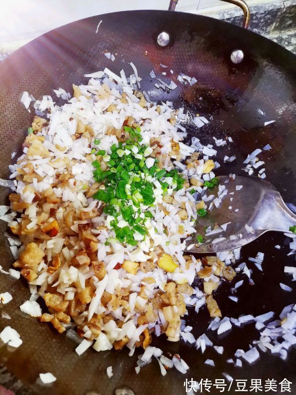 猪油渣萝卜丁大包子