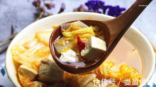 炖豆腐|做白菜炖豆腐,很多人把放入豆腐白菜的顺序弄错了,难吃也不奇怪