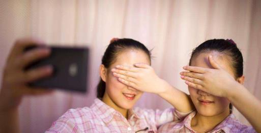 天不遂人愿|生两个女儿的家庭，20年后，父母必须面对4个问题，残酷又现实