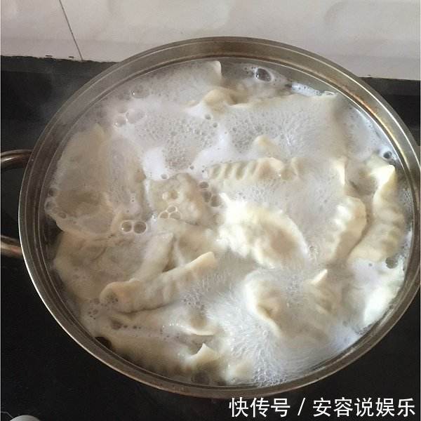 如何煮饺子不破皮至少九成人不知道的方法，口感鲜香还不破皮