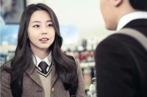 学生们$将校服换成汉服为啥行不通?无外乎这3个原因,呼声大也没办法