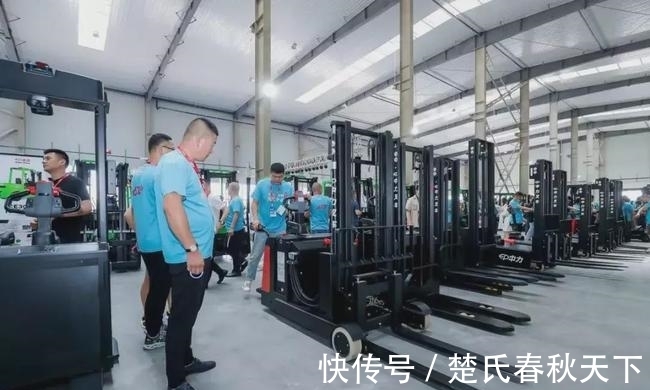 sl中力发布全系搬马机器人产品