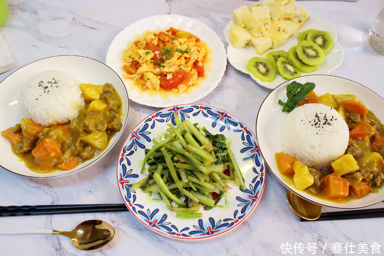 两口子的晚餐,每天3个菜伙食费才30多,荤素搭配,吃得香