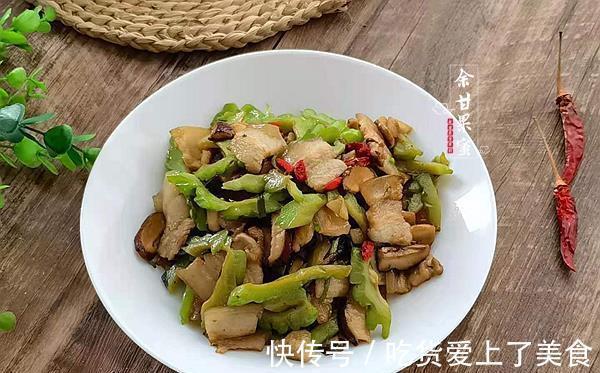 五花肉|给家人贴秋膘，用这两种蔬菜炒回锅肉，食材丰富鲜美下饭