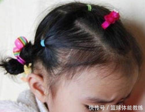 宝妈|给女儿扎辫子，不要扎这几种，看着好看宝宝却很受罪！