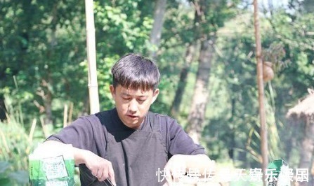 近期公认最火10部综艺极限垫底,奔跑吧第6,榜首实至名归!