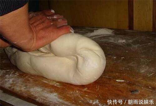 蒸馒头加入这一步骤,蒸出又白又松软的大馒头,一学就会!