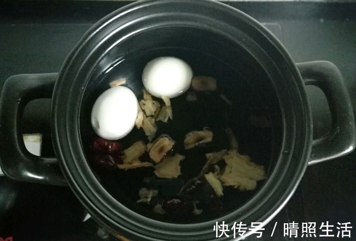鸡蛋|红枣和它一起煮,气色越来越好了,愉快度过“痛苦”的那几天