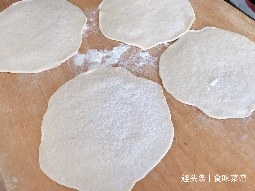 适合伏天吃的3种包子馅,应季蔬菜一元一斤,馅大皮薄,鲜香可口