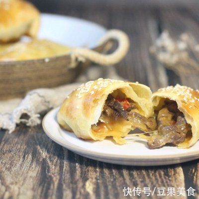 牛肉馅料|#安佳马苏里拉芝士挑战赛#芝士牛肉烤包子