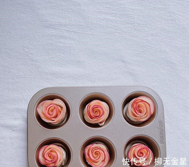 手抓饼的新吃法——酥皮玫瑰花苹果派,颜值爆表喔