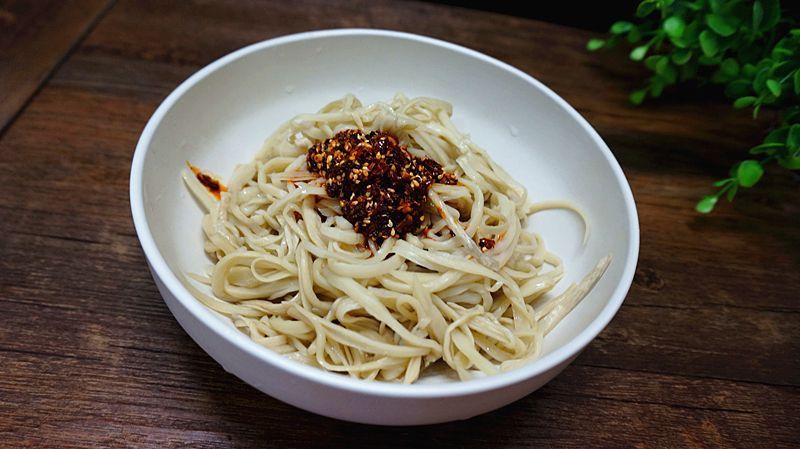 王小厨|此菜被称为“消食菜”,比肉好吃,消食开胃,花3块钱能做一大盘