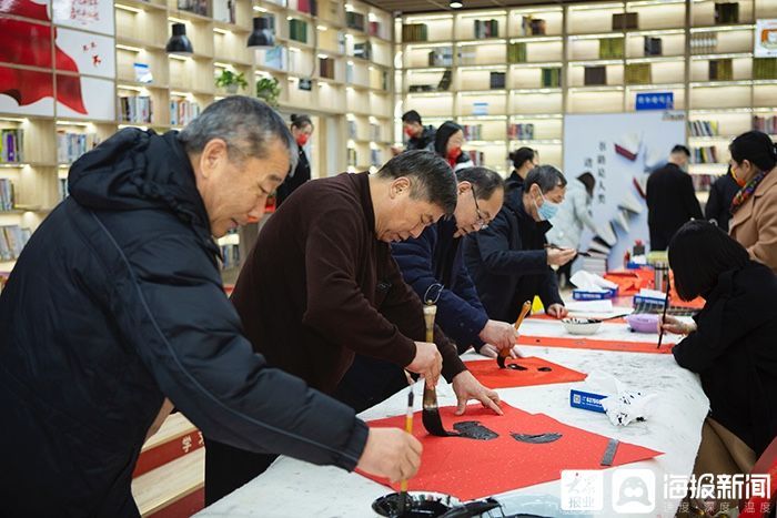 春联|妙笔生花送祝福 翰墨飘香迎新春 东营市悦来湖科教产业园有限公司开展“送福迎新春”主题党日活动