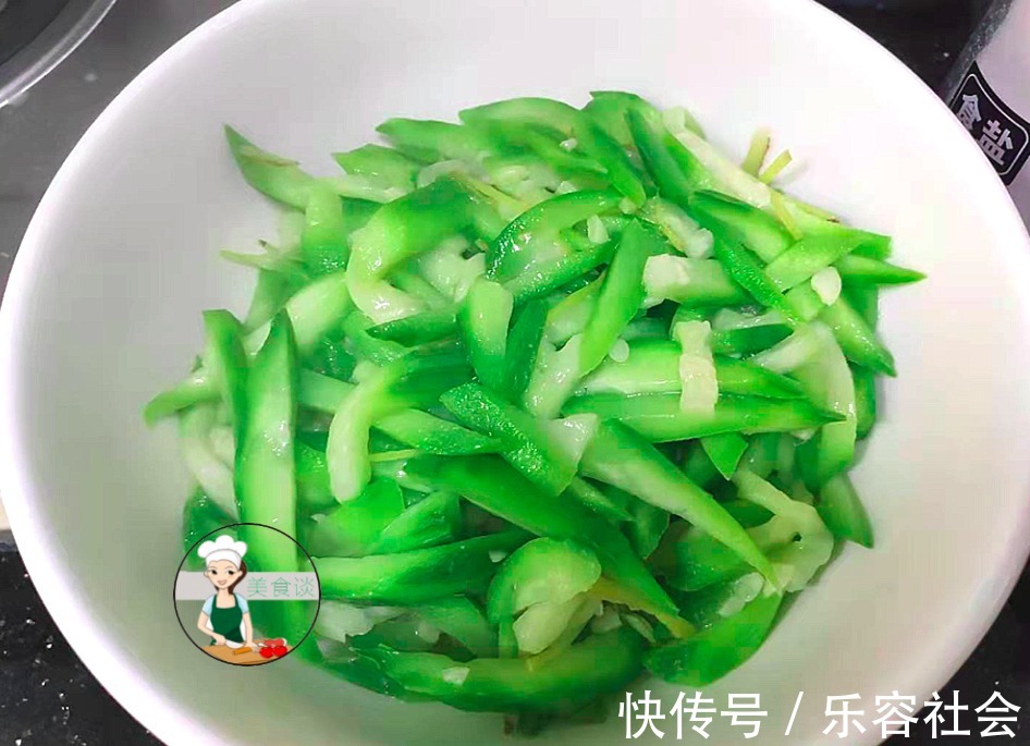 鱼骨汤|入夏后我家常吃此肉,才9元一斤,高蛋白低脂肪,简单一煮,真鲜