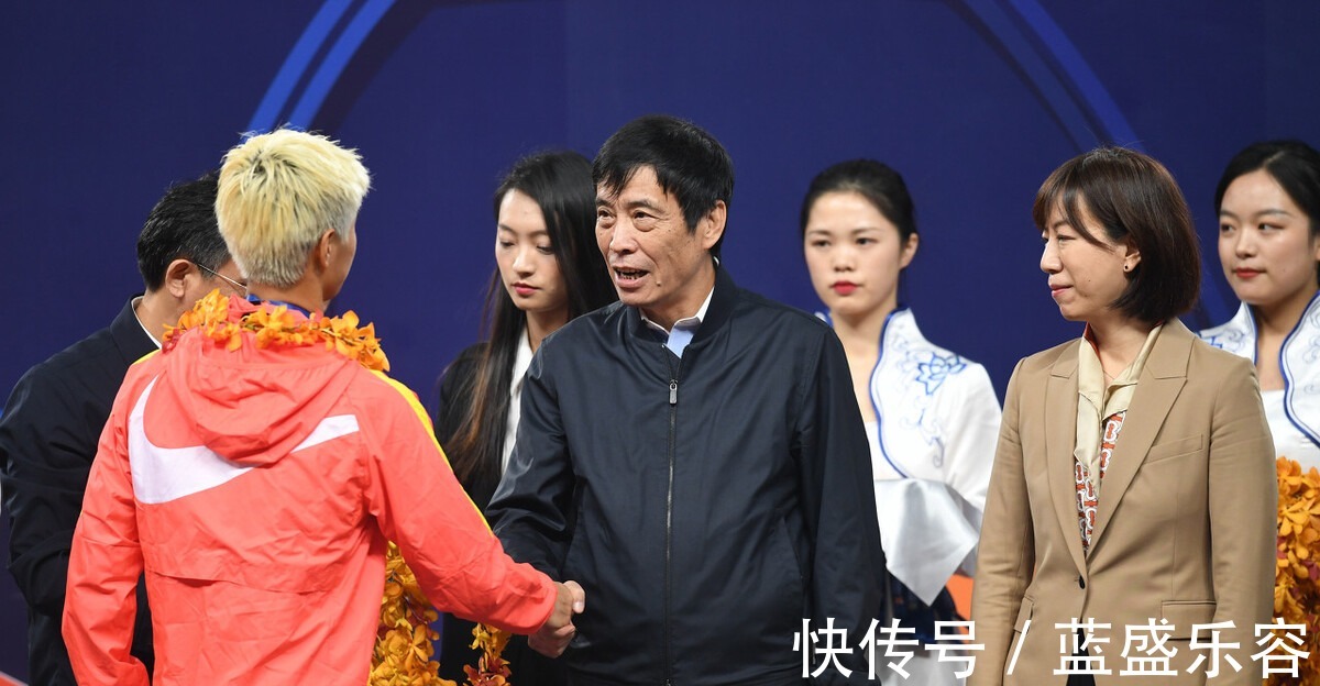 中超|昨天18点!中国足球传出喜讯中国足协办事人不变,中超改革继续!