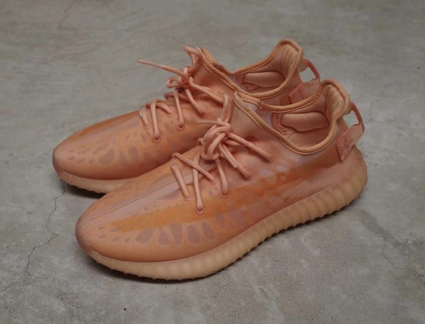 越看越香？全新 Yeezy 350 V2 新配色即将登场！