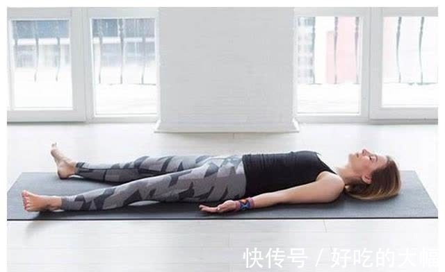 学员|瑜伽最简单也最难的体式你知道吗？一定要有这三点的参与才练对了