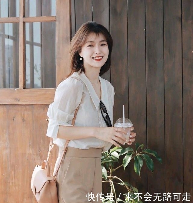 西装裙|上班穿什么？简约干练又不失温柔的穿搭，可以把自身的魅力放大化
