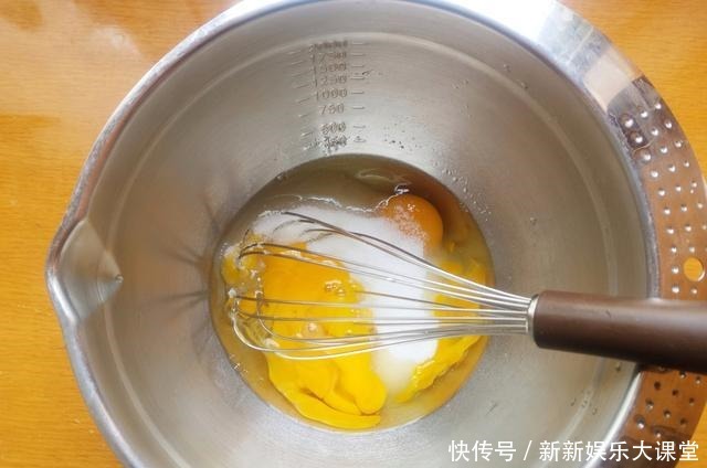  不用打发鸡蛋，也能做出松软可口的小蛋糕，简单易学，成功率超高