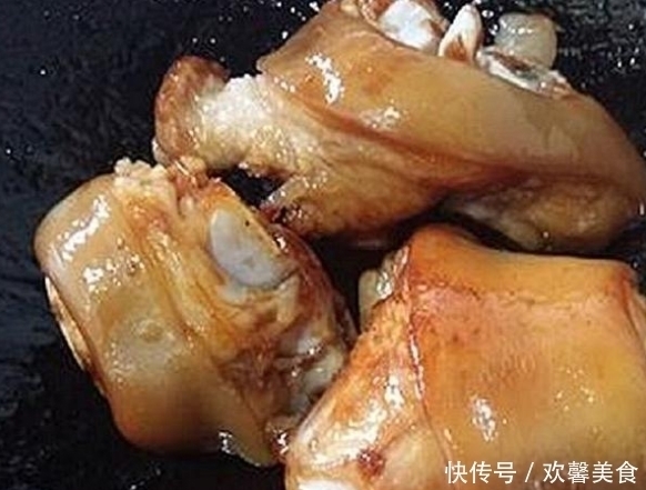 猪身上最好吃的两块部位,价格是排骨的一半,懂行人看见就买