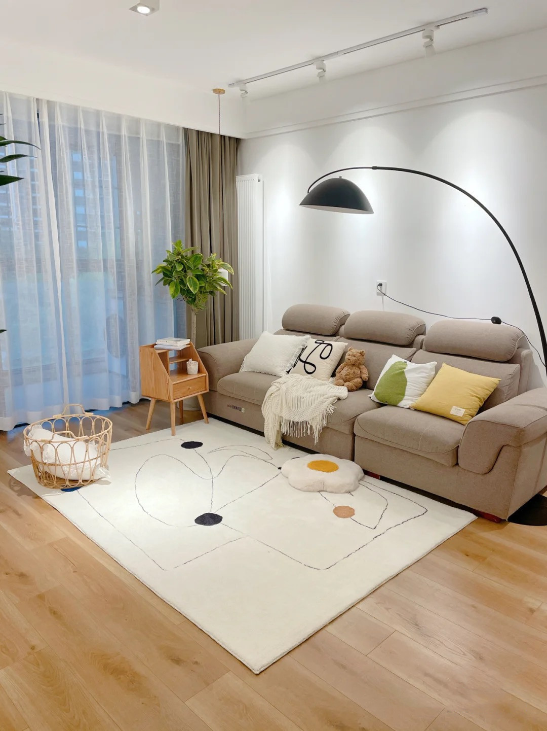 客厅|再买房,就照她家这样装,全屋大白墙、无主灯,干净利落,好舒服